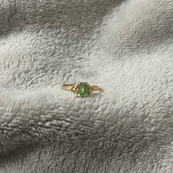 10K YG Green Prasiolite Solitaire Ring in 10k Yellow Gold .50ct Size 4 - Picture 4 of 6